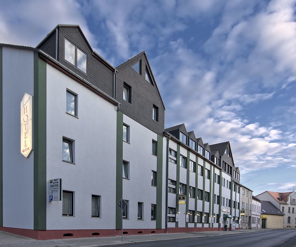 Hotel Anhalt Кьотен Екстериор снимка