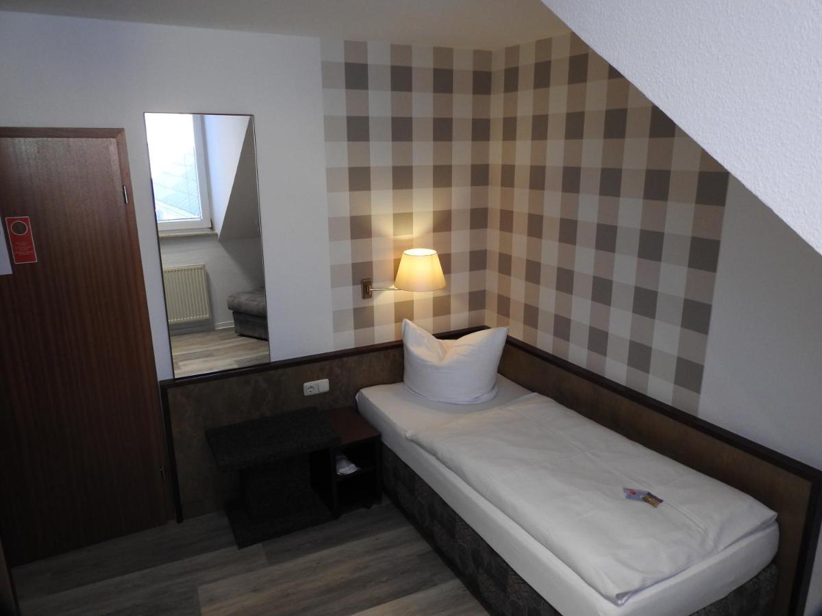 Hotel Anhalt Кьотен Екстериор снимка